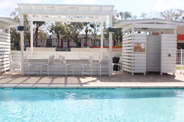 12 University Commons amenities - poolside club bar