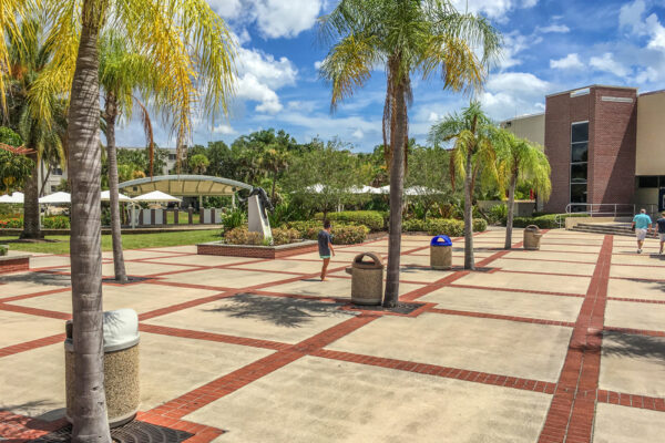 StudentCenter-1 FIT Uaniversity